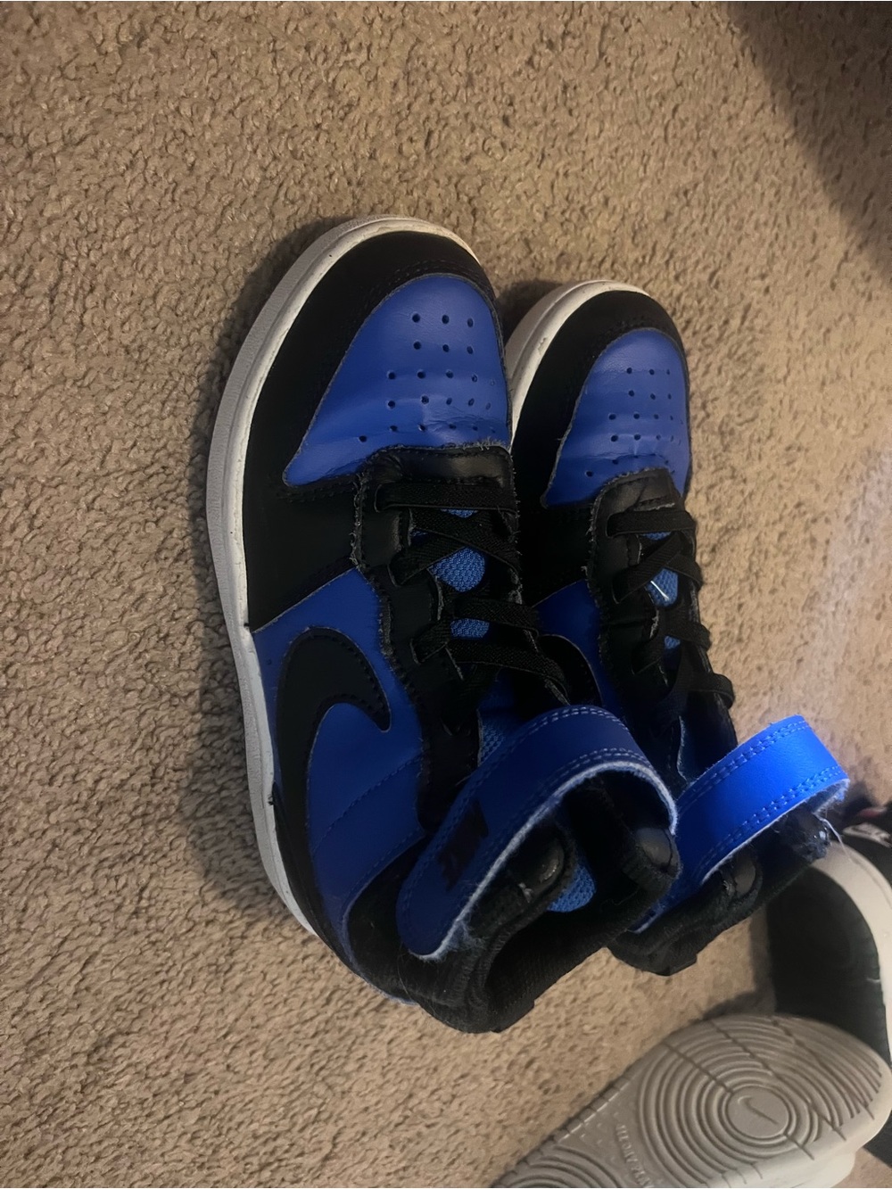 Nike Kids High-Top Sneakers in Blue and Black - Picture 2 of 5